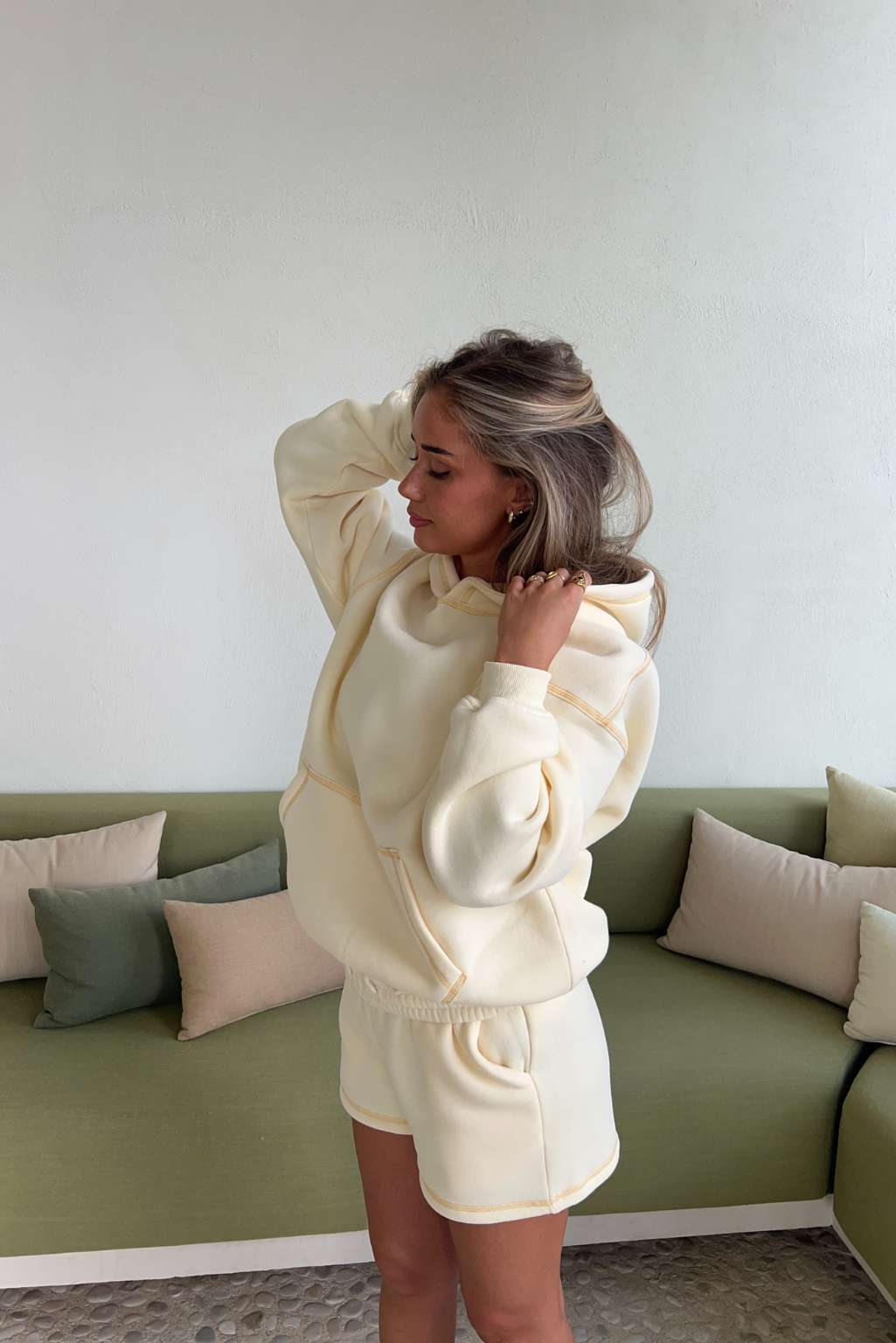 CONTOUR OVERSIZED HOODIE
