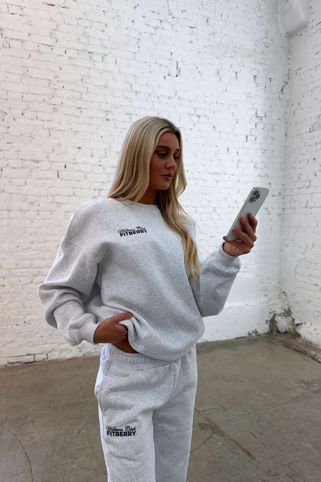 WELLNESS CLUB OVERSIZED CREWNECK