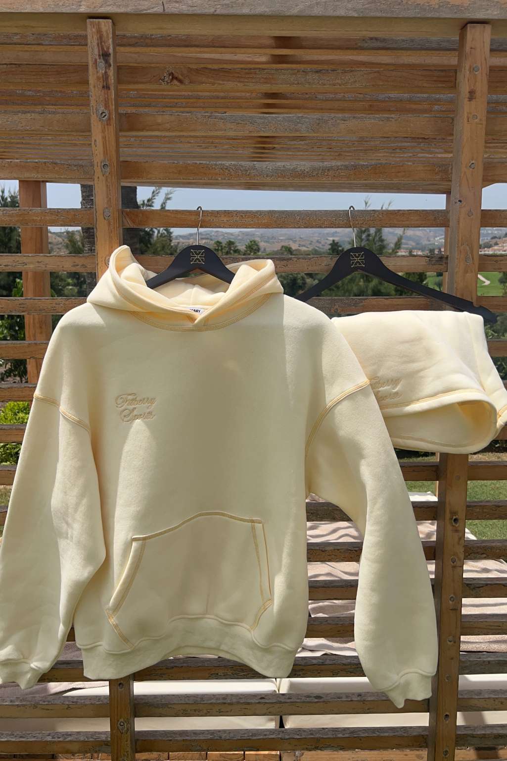 CONTOUR OVERSIZED HOODIE