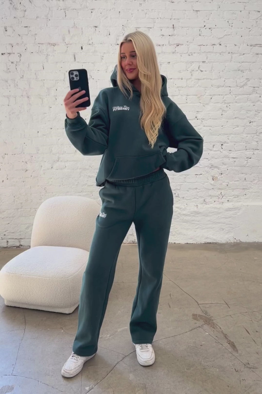 SOLD OUT - WELLNESS CLUB STRAIGHT LEG JOGGERS